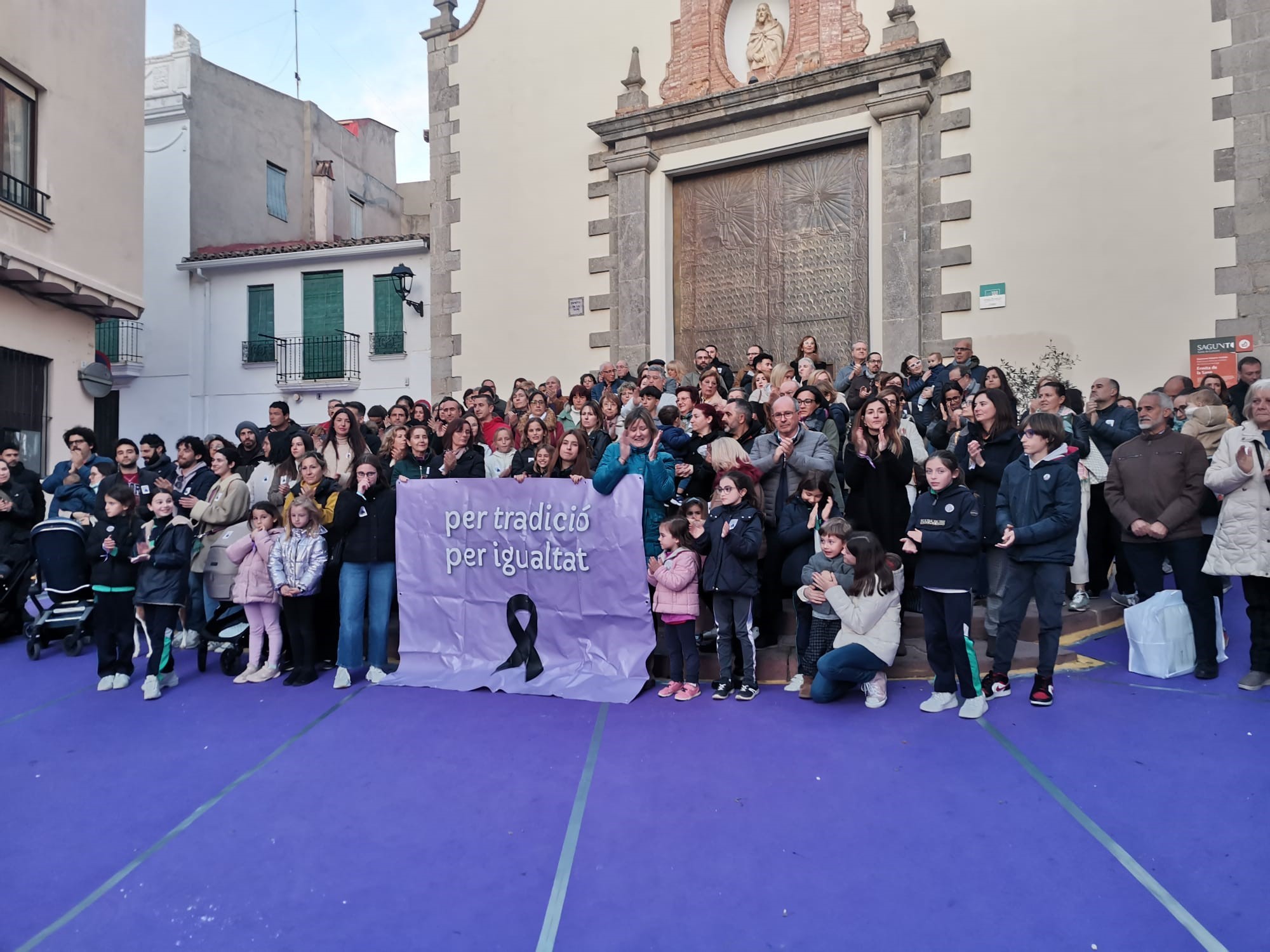 Protesta de las mujeres en Sagunto.