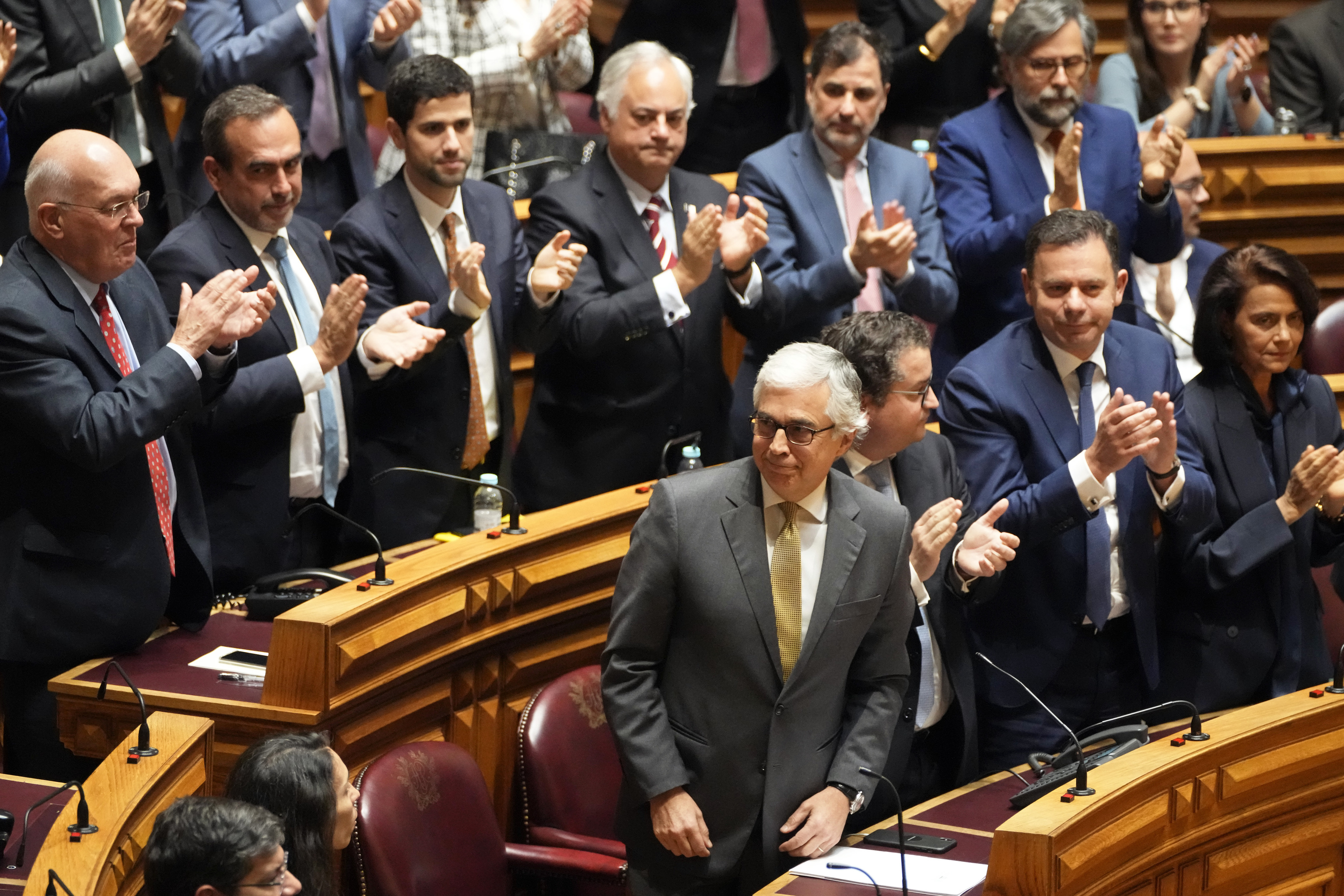 El parlamento luso elige presidente tras el pacto entre la centroderecha y los socialistas para rotar