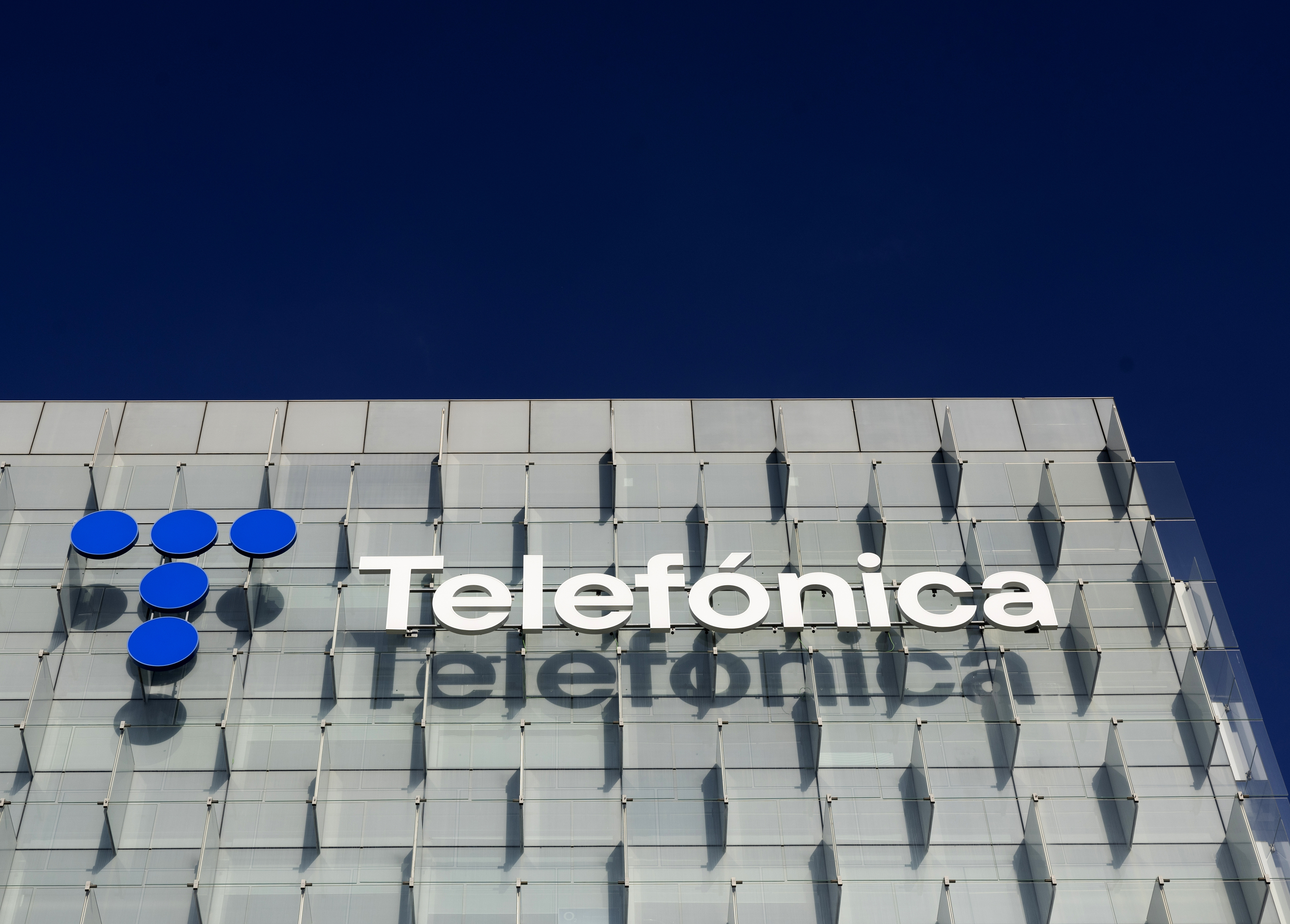 El Gobierno en Telefnica: la intromisin no es proteccin