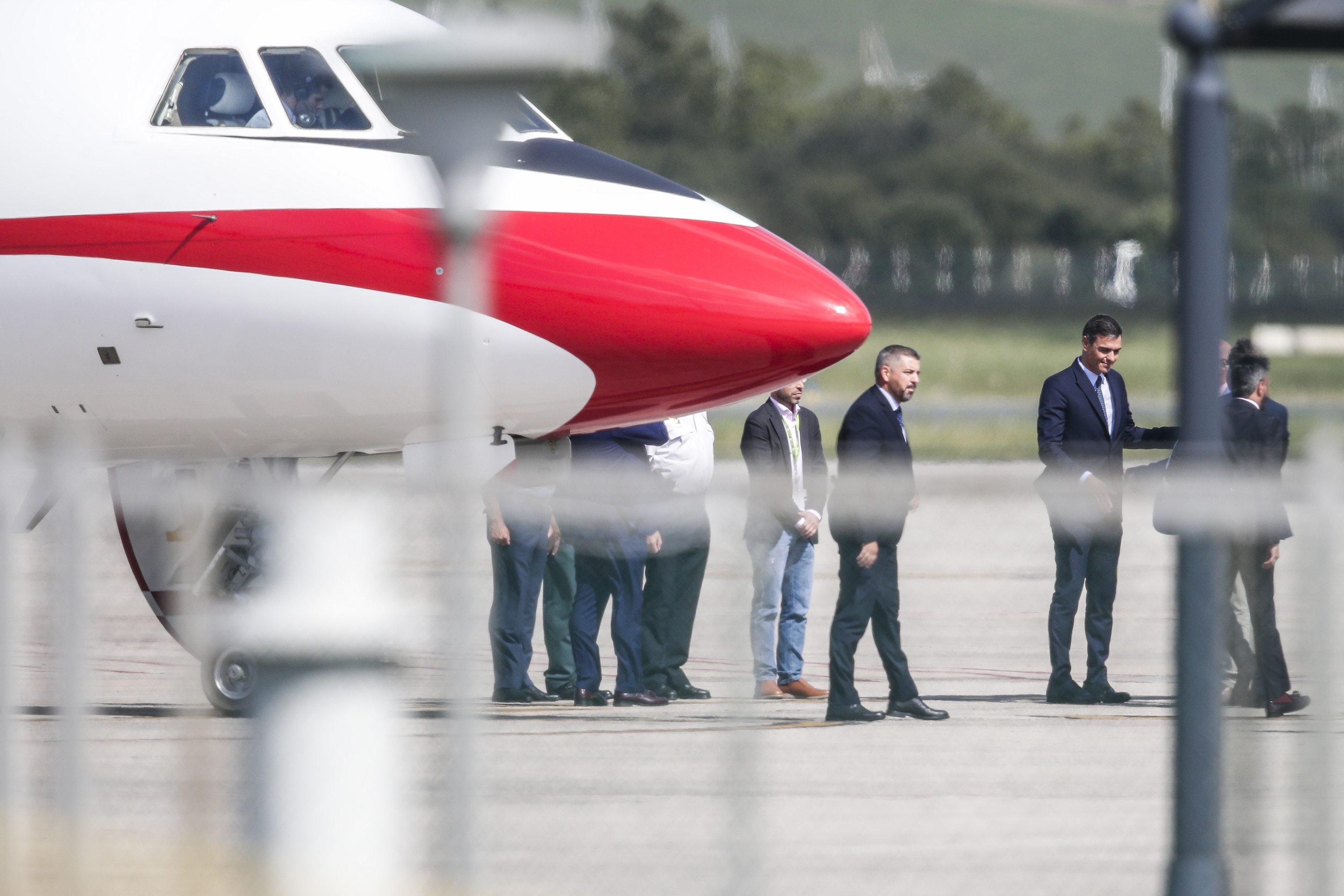 Pedro Sanchez Presidente del Gobierno de Espaa en funciones en el Aeropuerto Seve Ballesteros de Santander para subirse al Falcon de regreso a Madrid