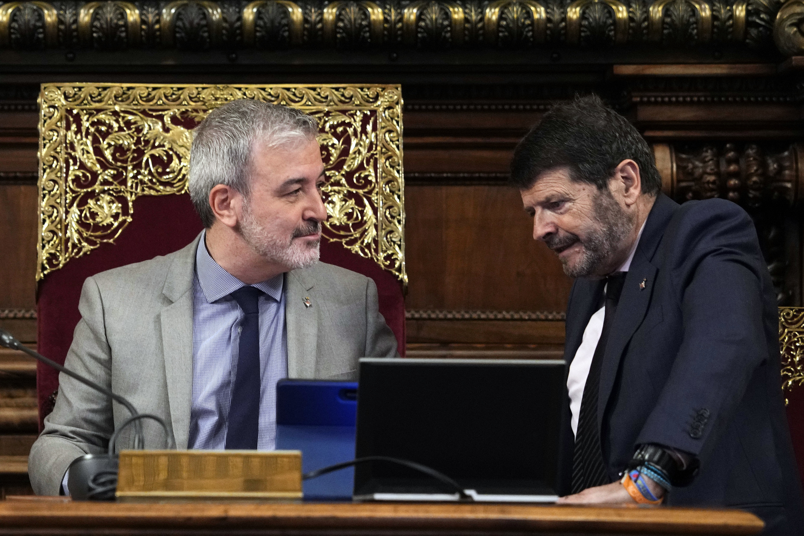 El alcalde de Barcelona, Jaume Collboni, junto al tercer teniente de Alcalda, Albert Batlle.