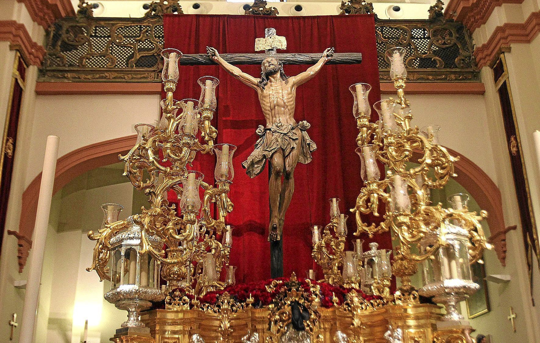El Cachorro, en la baslica del Santsimo Cristo de la Expiracin de Sevilla, el Viernes Santo.