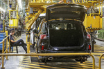 Ford Almussafes coge aire a la espera de los eléctricos tras quedarse con una plantilla en mínimos y la producción sólo del Kuga