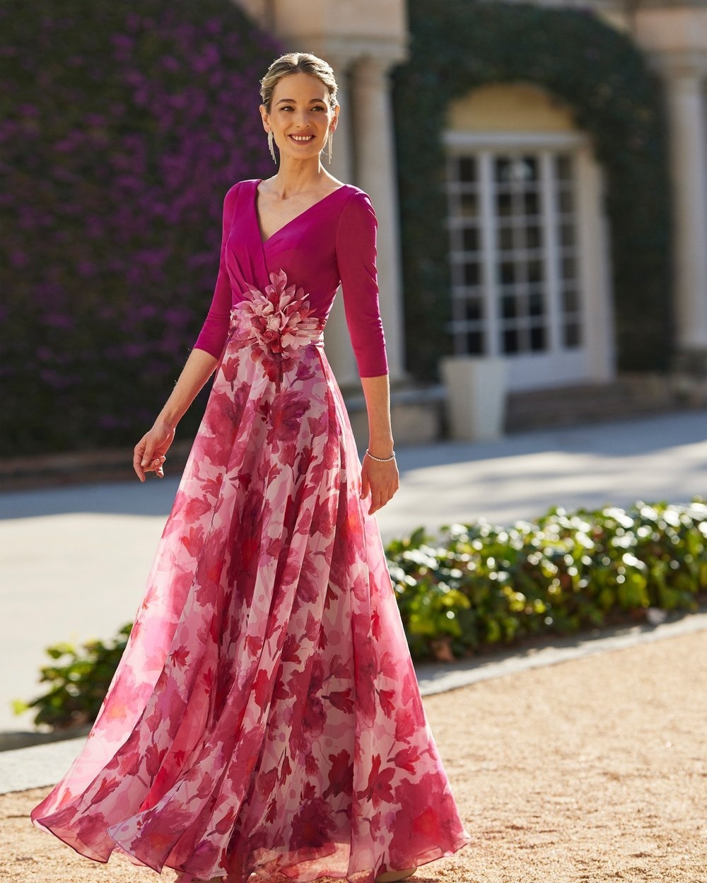 25 vestidos de madrina de color fucsia de Hedera para bodas 2024 que estilizan y son tendencia