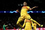 El Barça minimiza a Mbappé y conquista el Parque de los Príncipes