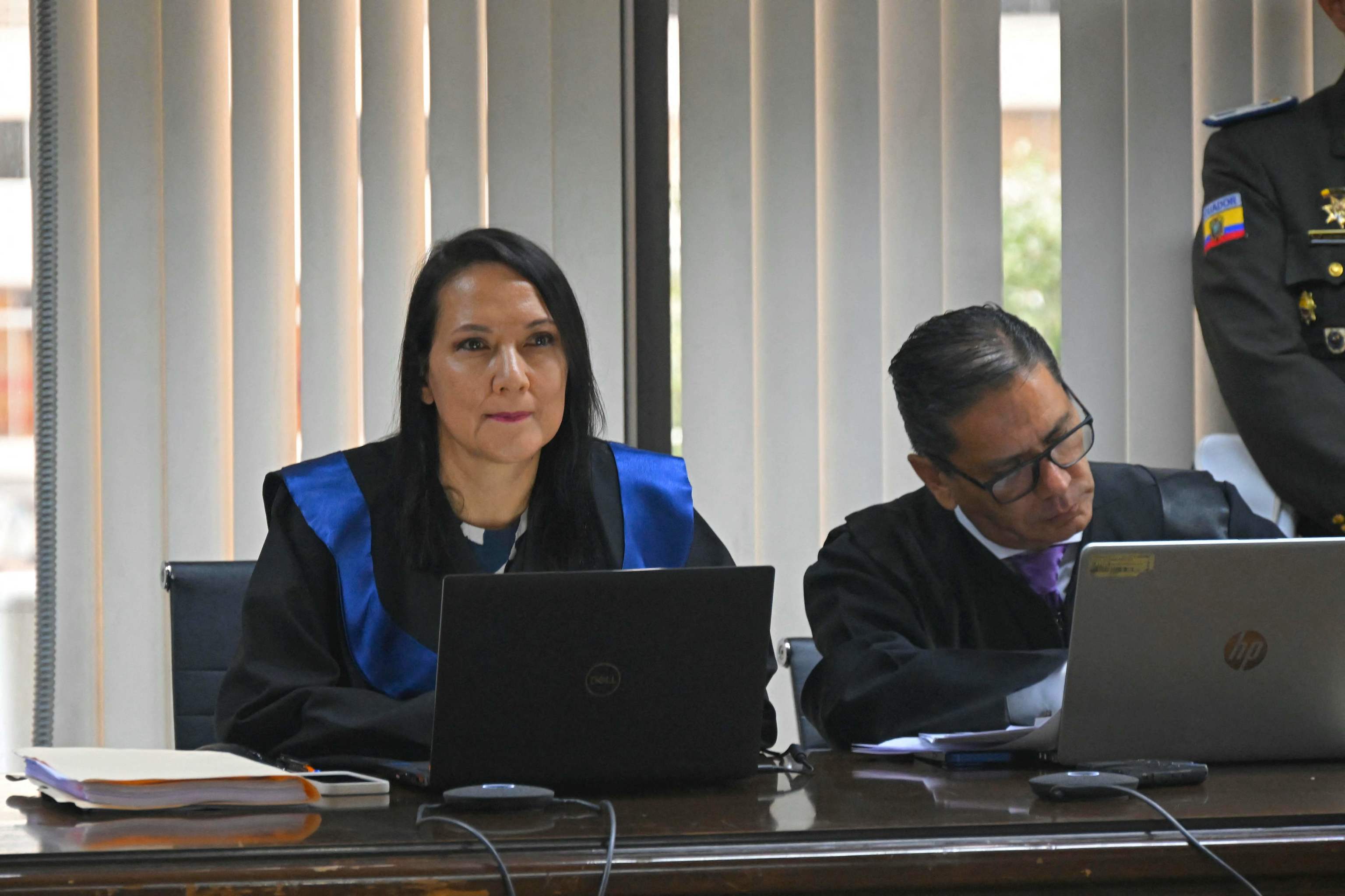 La jueza ecuatoriana Mnica Heredia habla durante la audiencia judicial de hbeas corpus para el ex vicepresidente de Ecuador Jorge Glas.