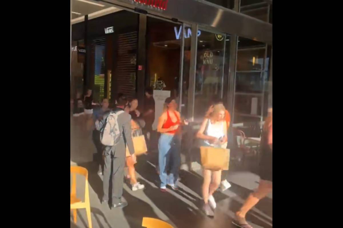 Cientos de personas evacuadas de un centro comercial de Sidney por un posible apuñalamiento