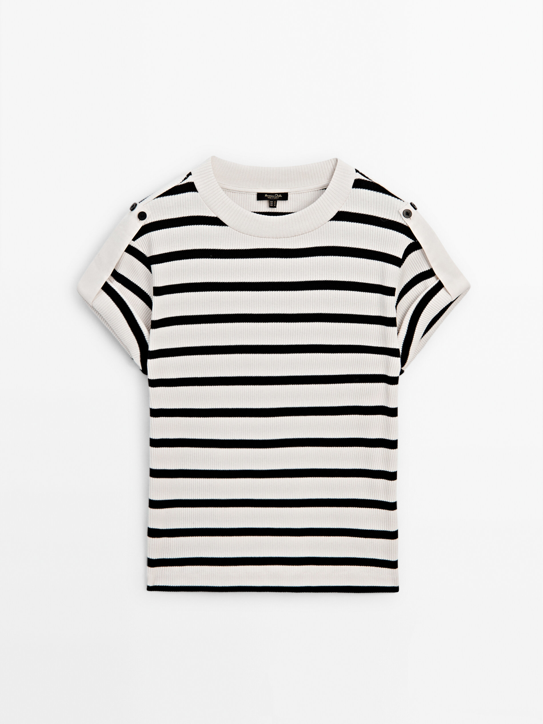 Ponte una camiseta de rayas marineras con hombros abotonados con estilo, de la mano de Massimo Dutti