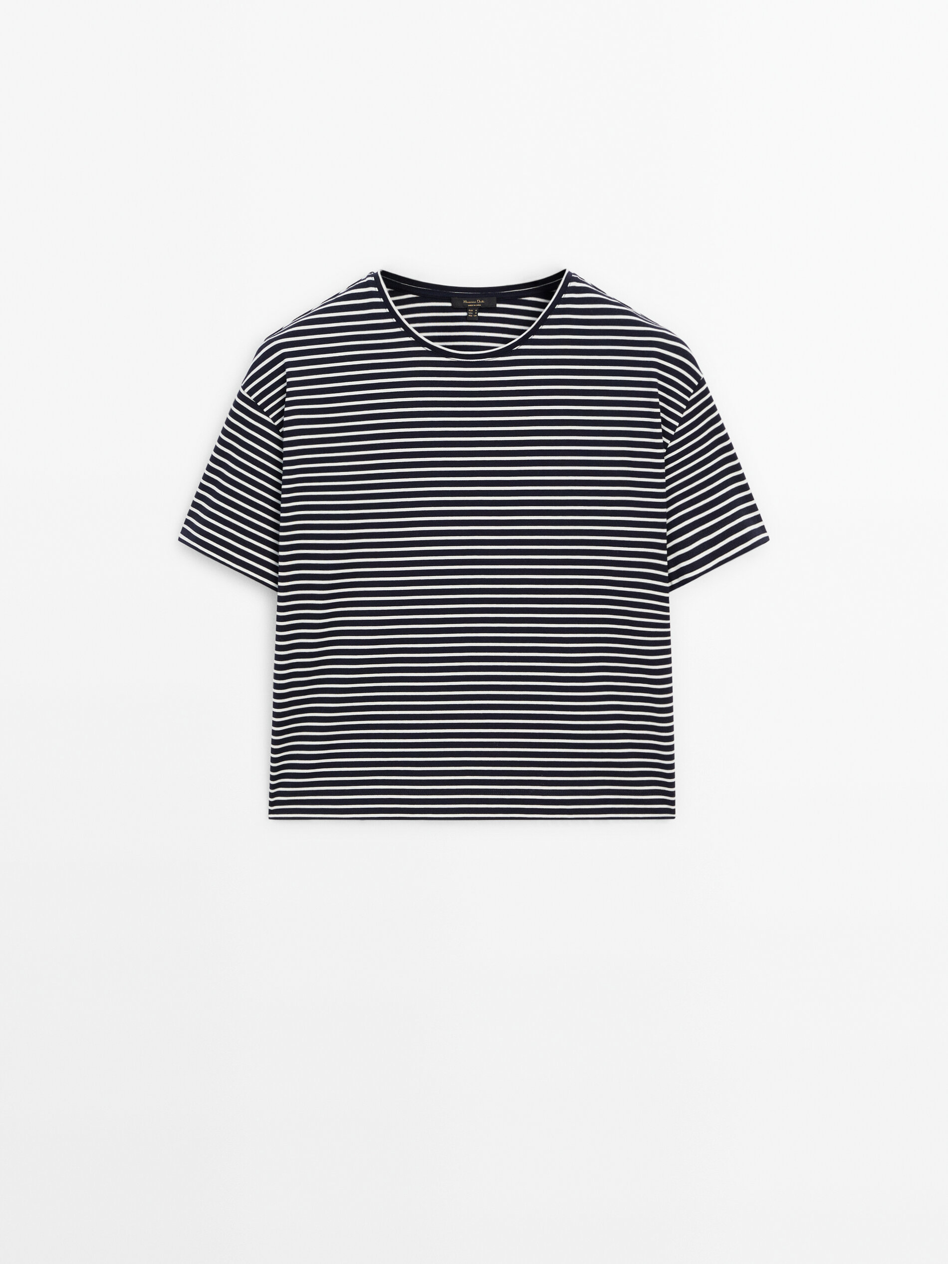 Ponte una camiseta de rayas marineras crop con estilo, de la mano de Massimo Dutti