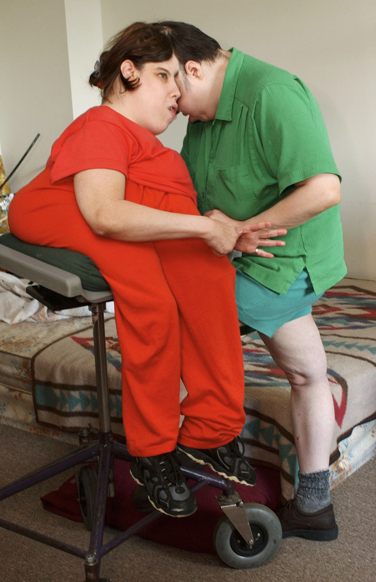 Mueren Lori y George Schappell, los siameses más longevos del mundo, a los 62 años