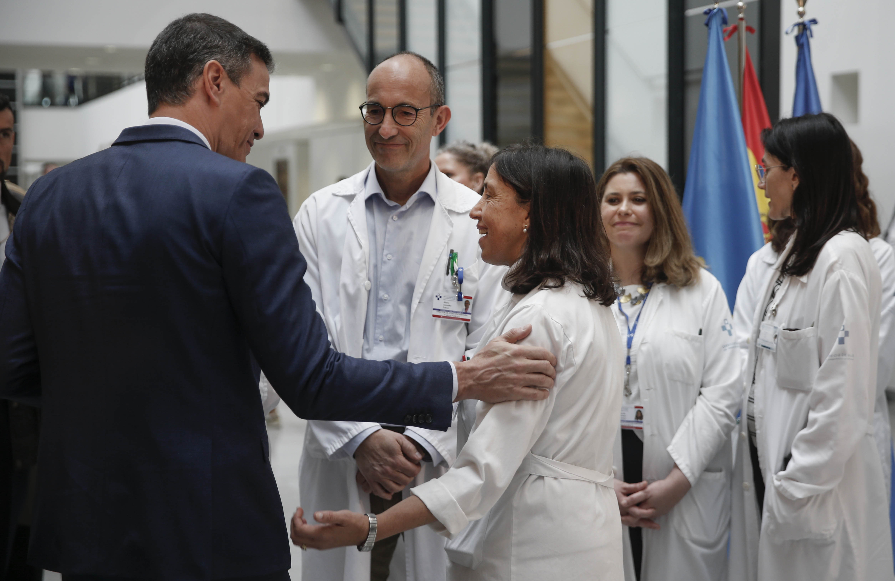 El presidente del Gobierno, Pedro Snchez, visita el Hospital Universitario Central de Asturias y el laboratorio de cribado neonatal