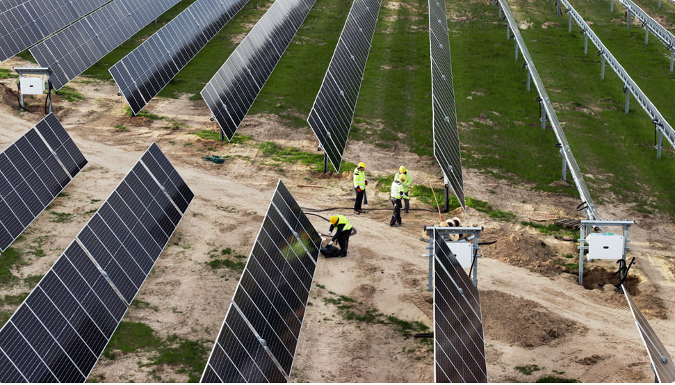 Obras de la planta solar en Segovia en la que invertir Apple