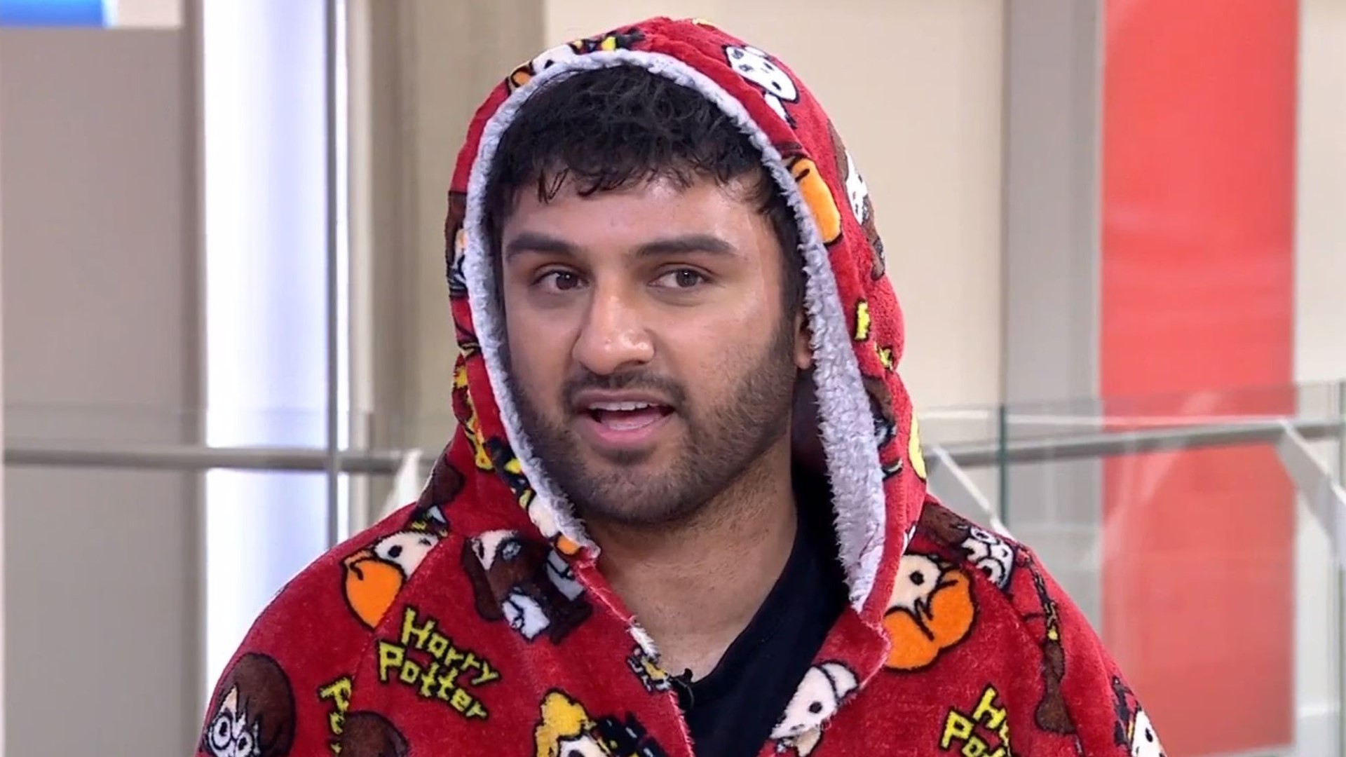 El britnico Shabaz Ali, con el pijama que usa para sus vdeos de TikTok.