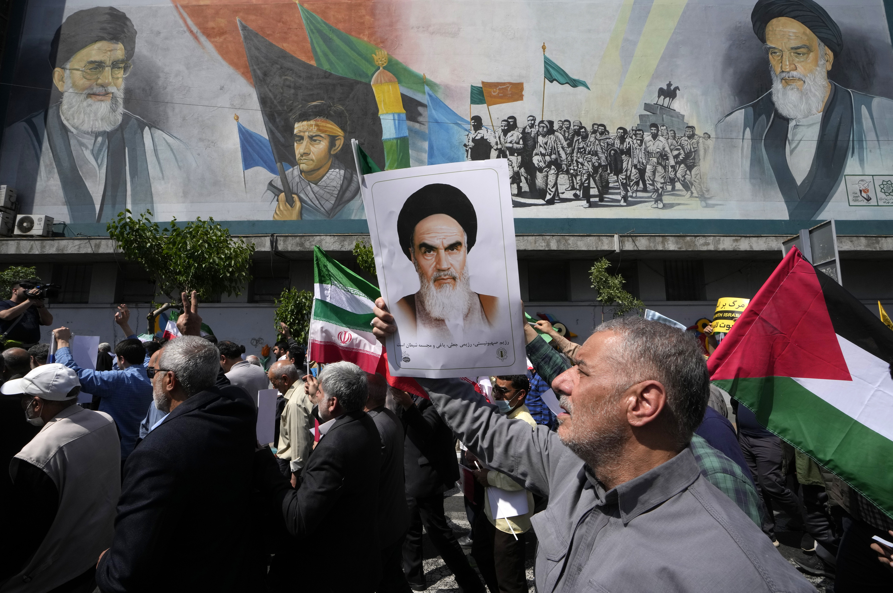 Iranes protestan contra Israel en Tehern.