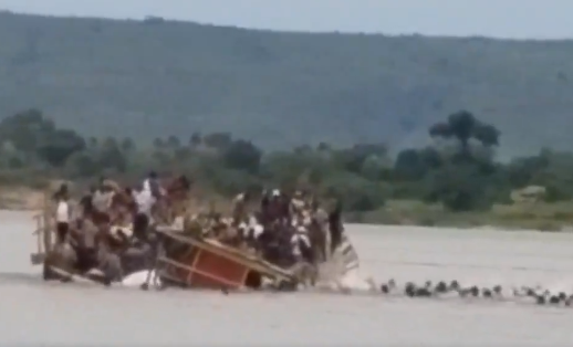 Al menos 58 muertos al hundirse una barcaza en un río en República Centroafricana