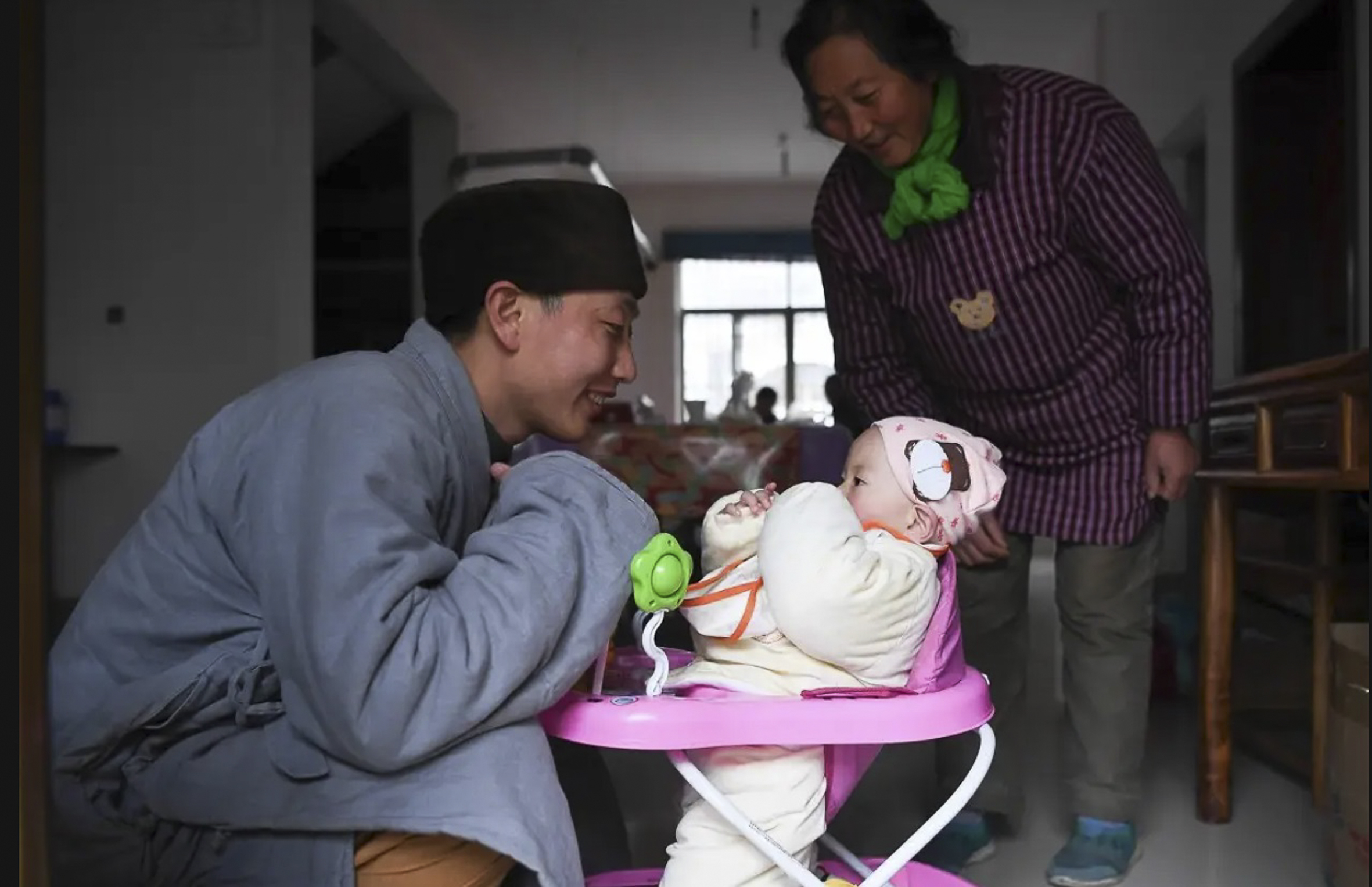 Papá Wu, el monje que ha rescatado a 600 mujeres embarazadas (y abandonadas) en China