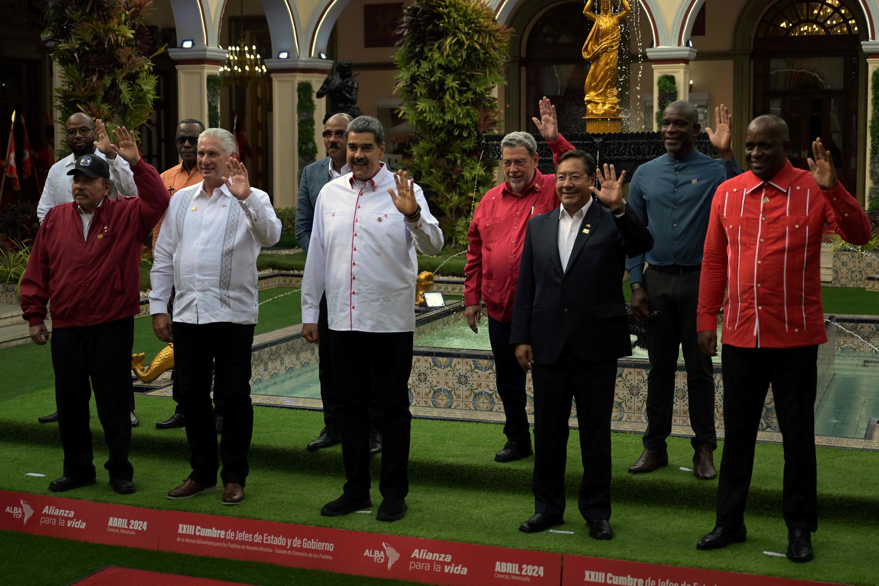Nicols Maduro, presidente de Venezuela; Daniel Ortega, presidente de Nicaragua; y Miguel Daz-Canel, presidente de Cuba, en la cumbre de Caracas.