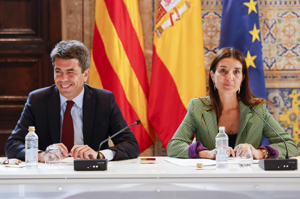El presidente valenciano, Carlos Mazn, y la consejera de Hacienda, Ruth Merino.