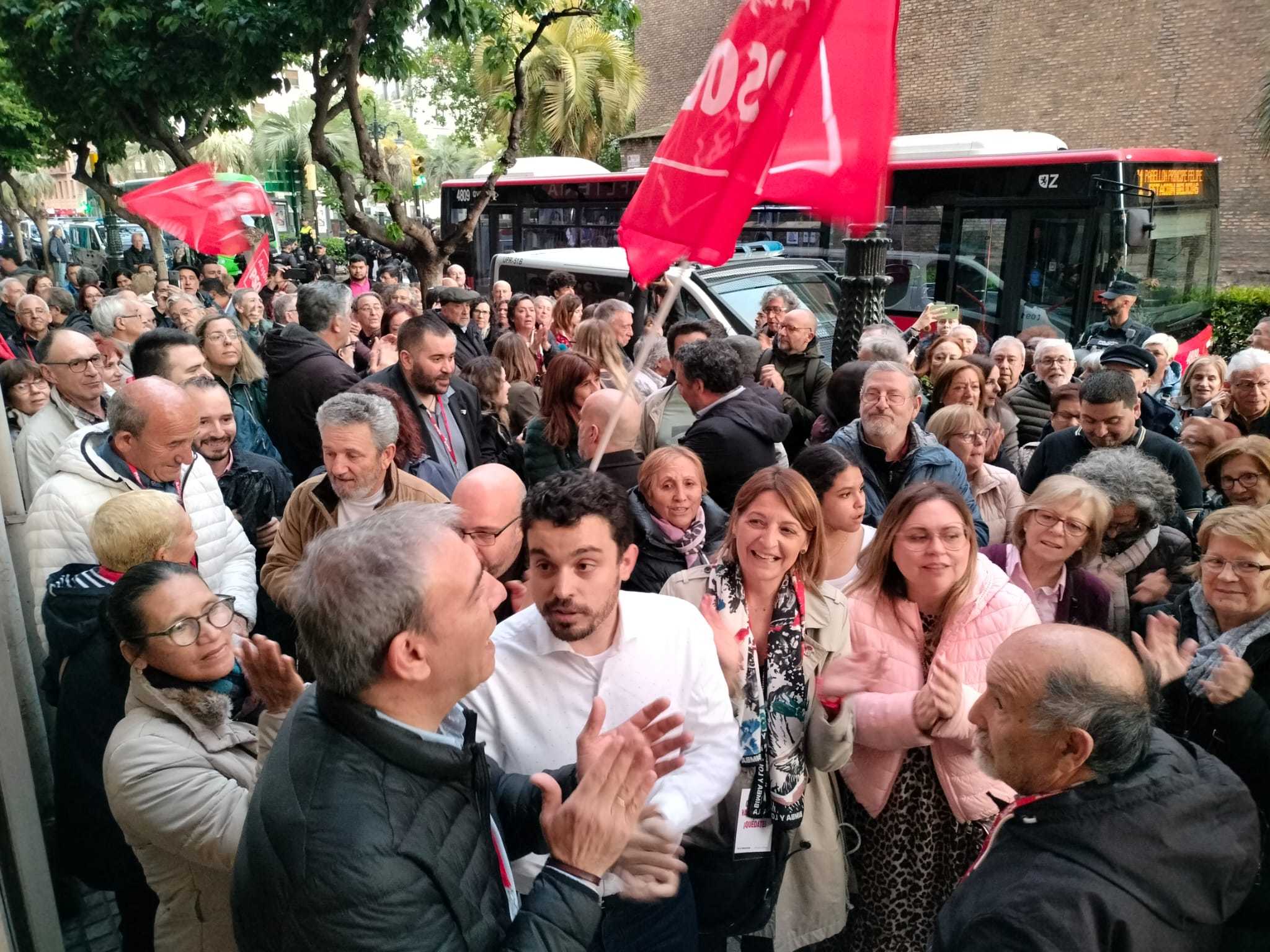 El secretario de Organizacin del PSOE-Aragn, Daro Villagrasa, en la manifestacin organizada en apoyo a Pedro Snchez en Zaragoza