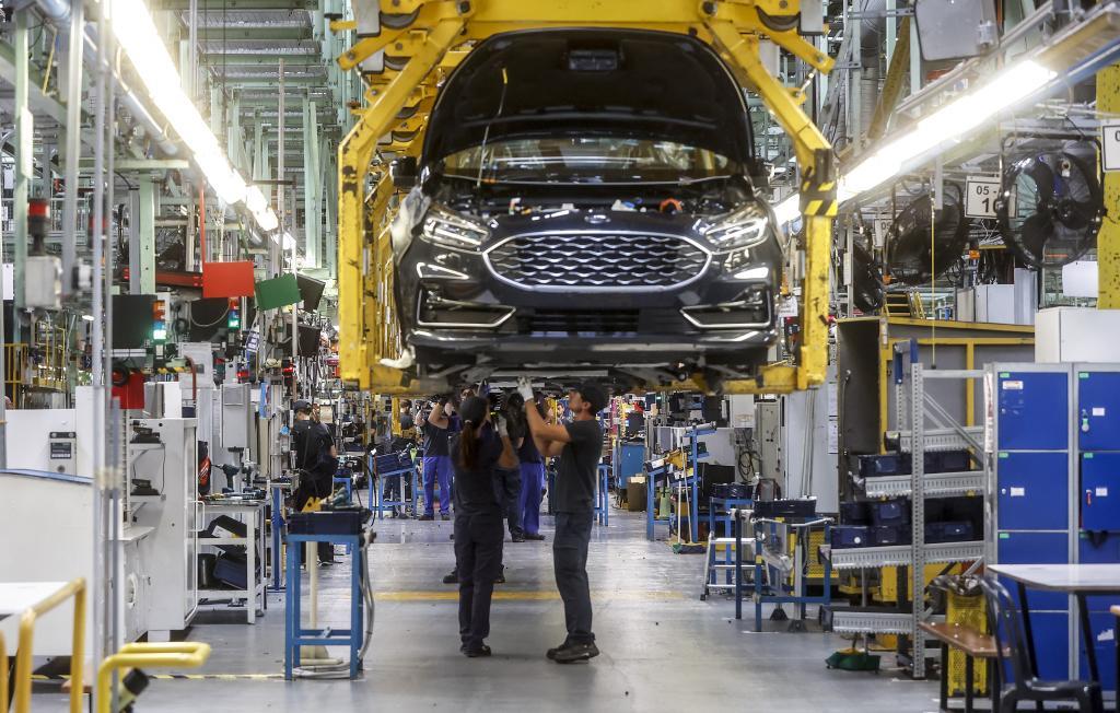 UGT firma con la dirección de Ford Almussafes un acuerdo laboral hasta 2030 que contempla aumentos salariales