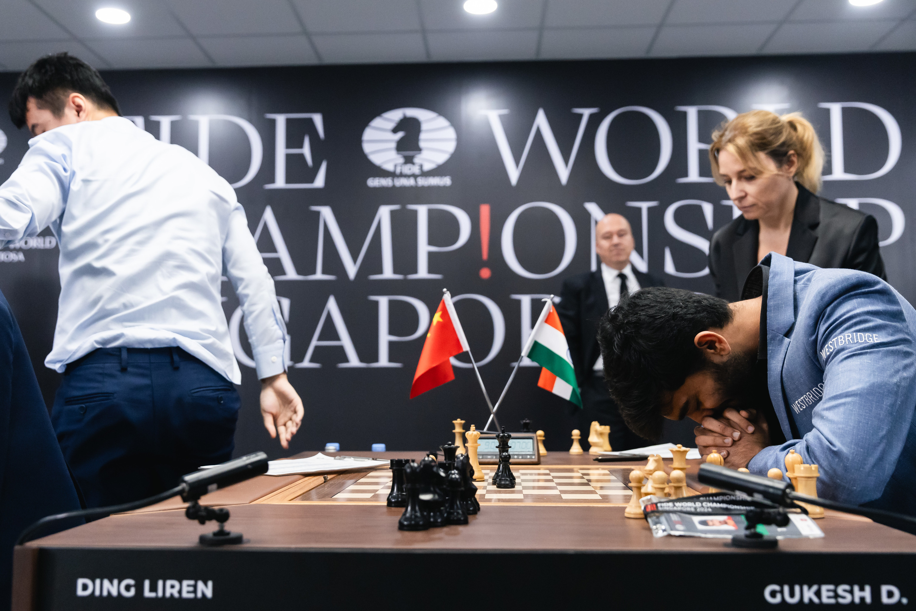 Tragedia en Singapur: Ding Liren regala el Mundial de ajedrez a Gukesh ...