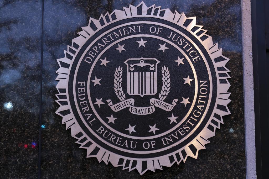 Agentes federales hallan 150 bombas caseras en una vivienda en Virginia, uno de los mayores arsenales incautados por el FBI
