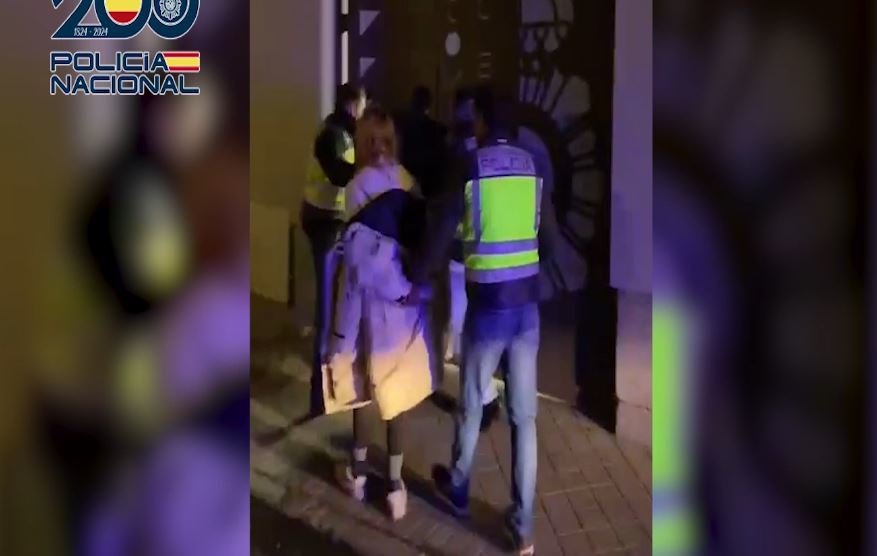Detenidos un hombre y una mujer por atracar con un cuchillo a taxistas ...