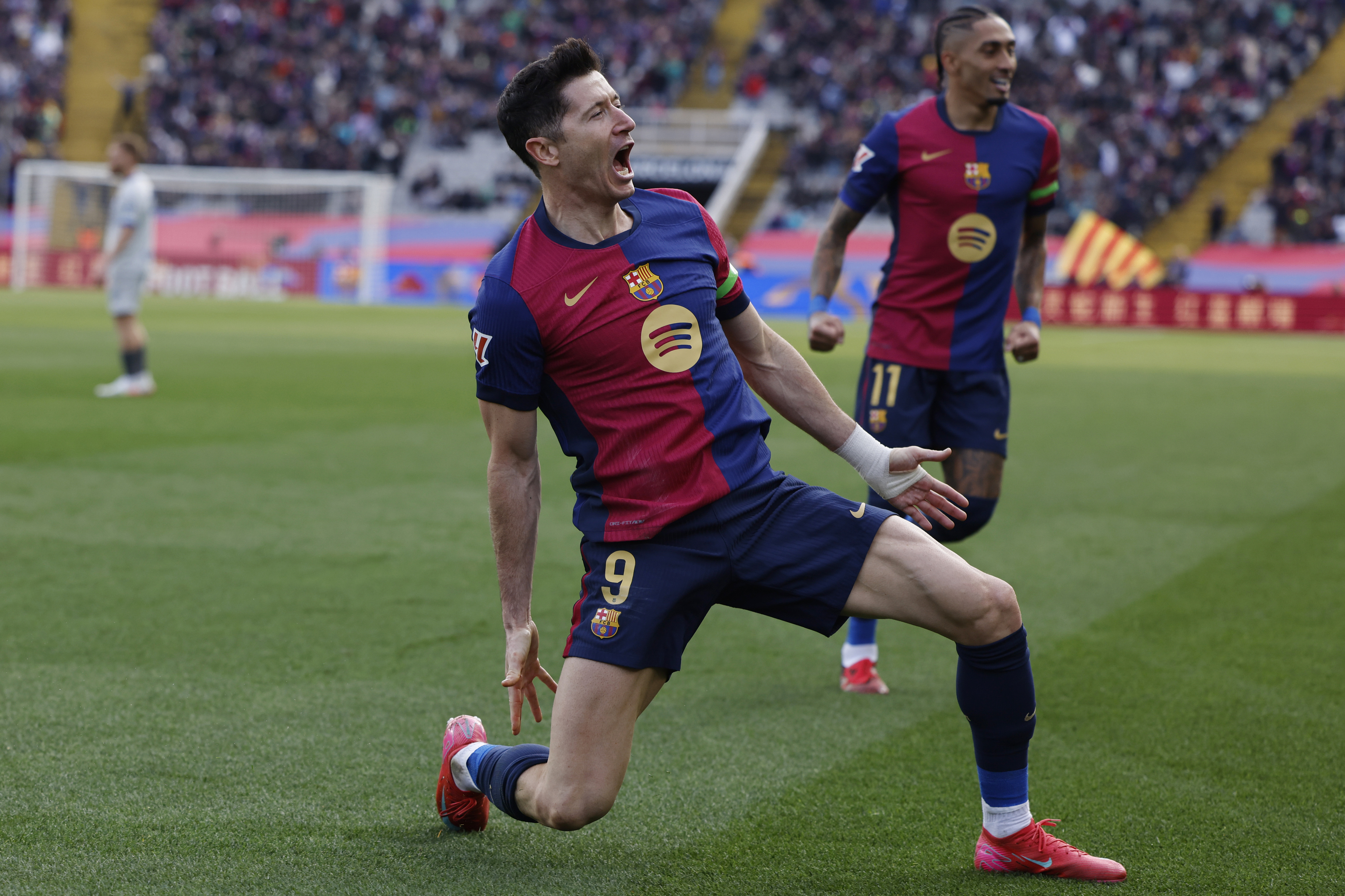 El Barça se reengancha a la Liga con un gol de Lewandowski