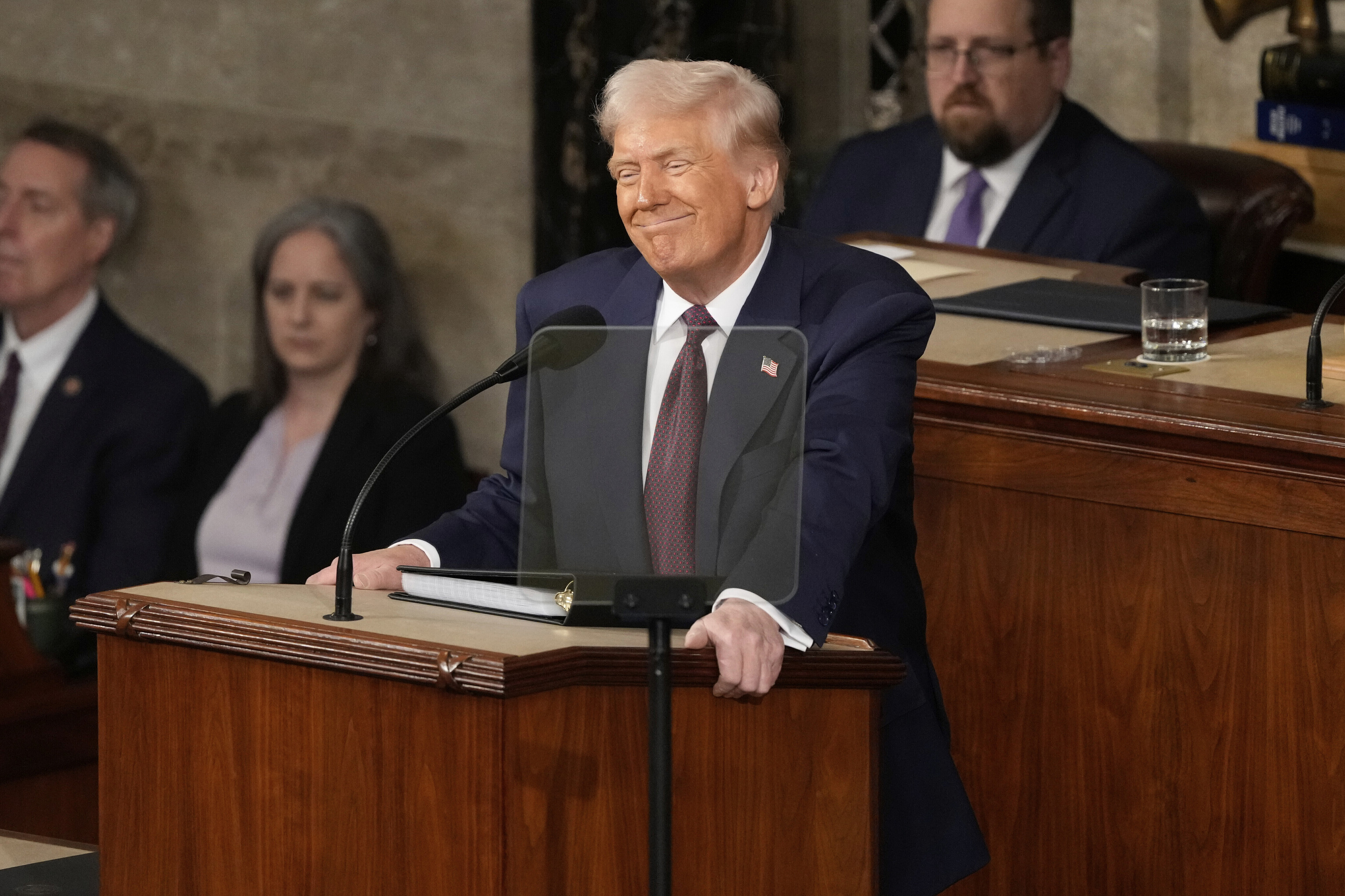 Así hunde Trump la economía de EEUU: el PIB se desploma según estimaciones de la Fed