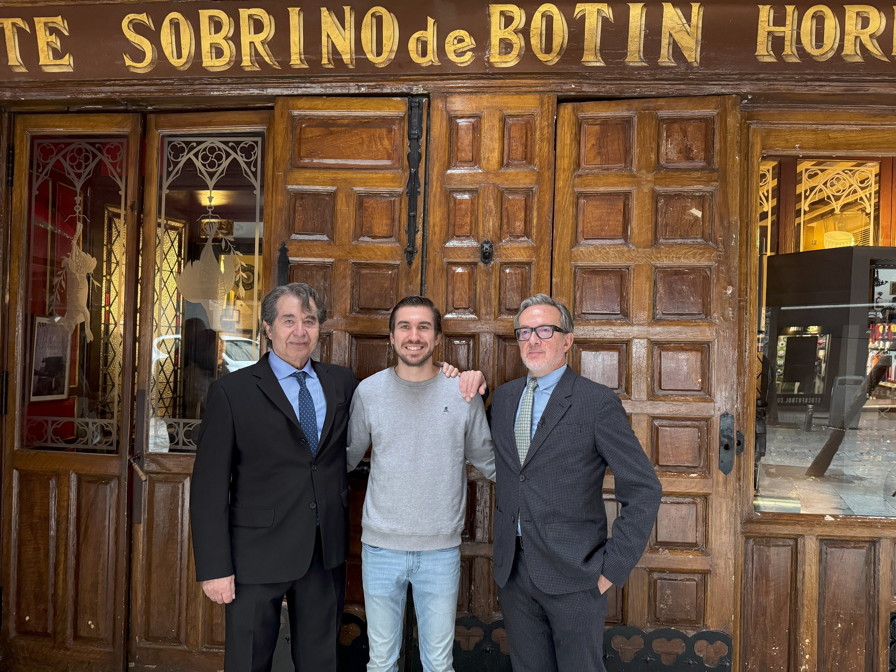 De izda. a dcha., Antonio, Eduardo y José González, propietarios de Botín.
