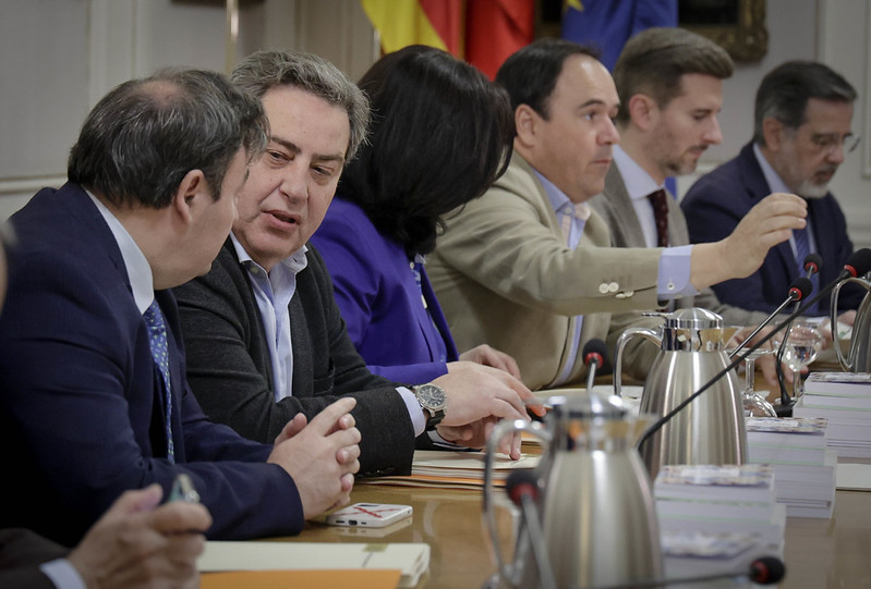 PP y Vox pactan "neutralizar" la Ley Trans o la "prioridad nacional" en ...