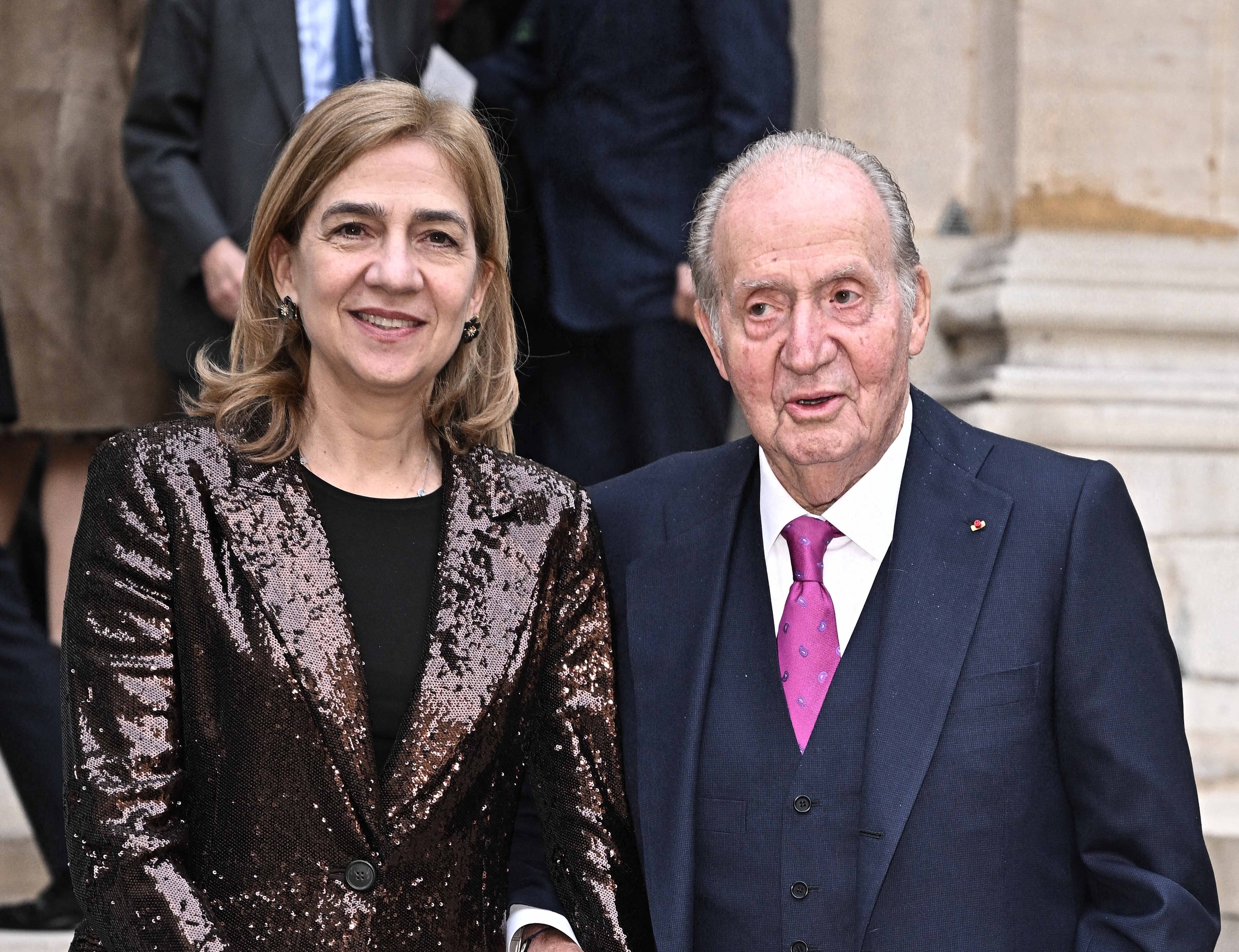 La Infanta Cristina celebra los 60 años con cuatro "hijos fantásticos" y  como mano derecha de su padre | Casa Real