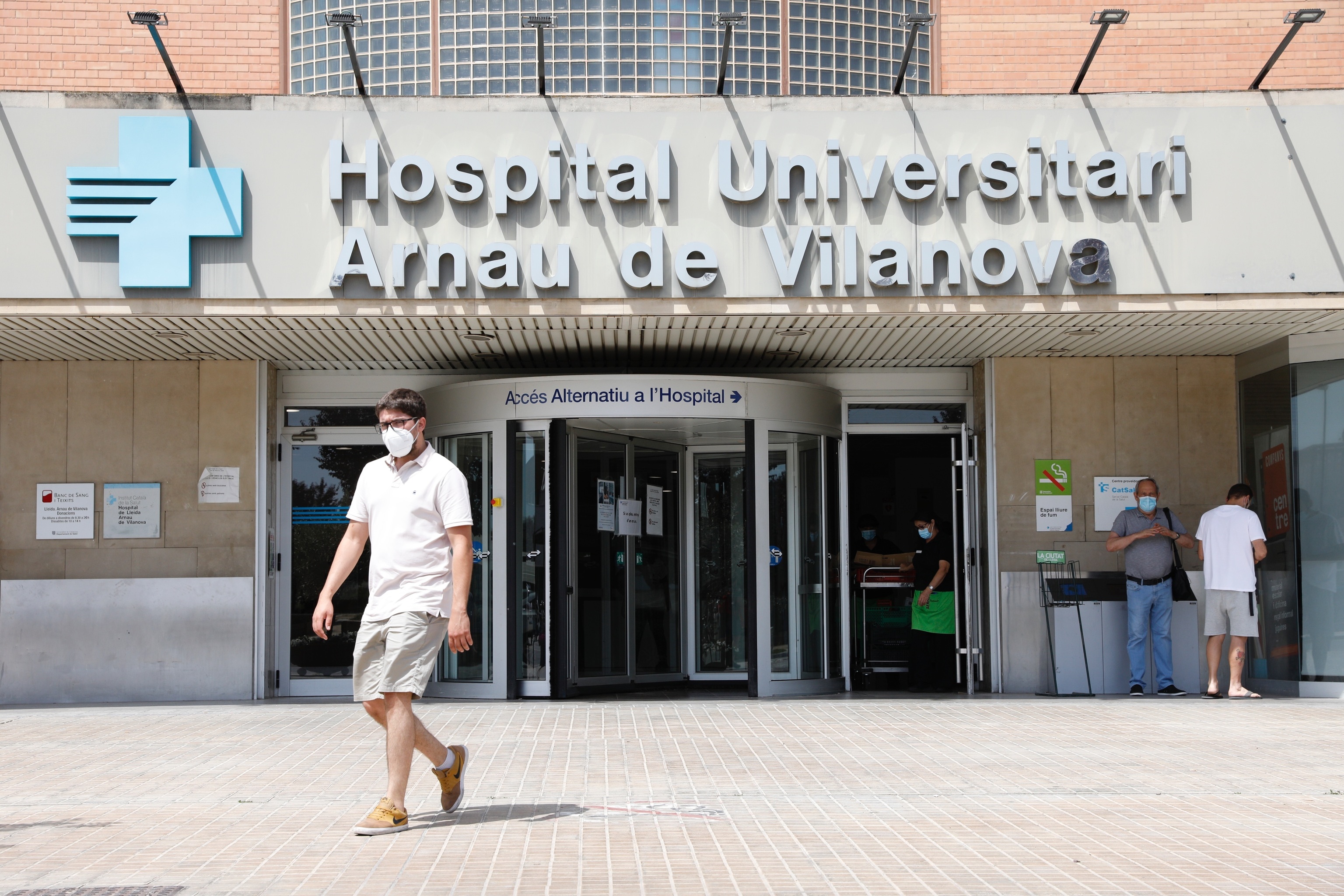 Herida "muy grave" una niña de 2 años tras caer de un balcón de un primer piso en Lleida