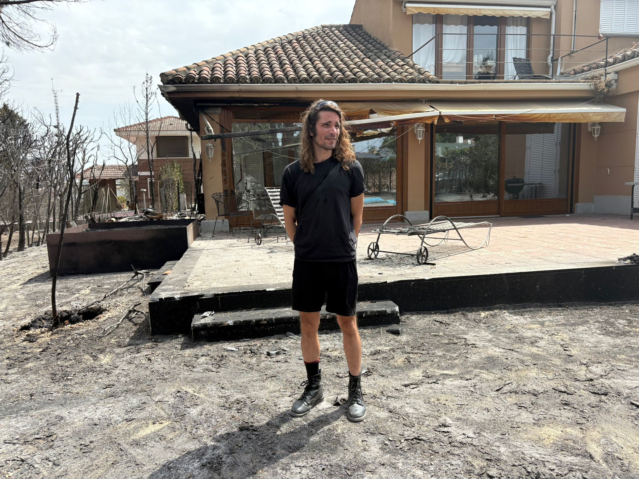 Los vecinos de Tres Cantos se reencuentran con la ceniza en sus casas ...