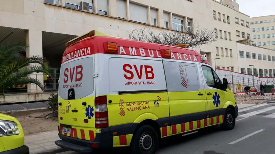 Un niño de tres años y su madre heridos al precipitarse desde un balcón en Canals (Valencia)