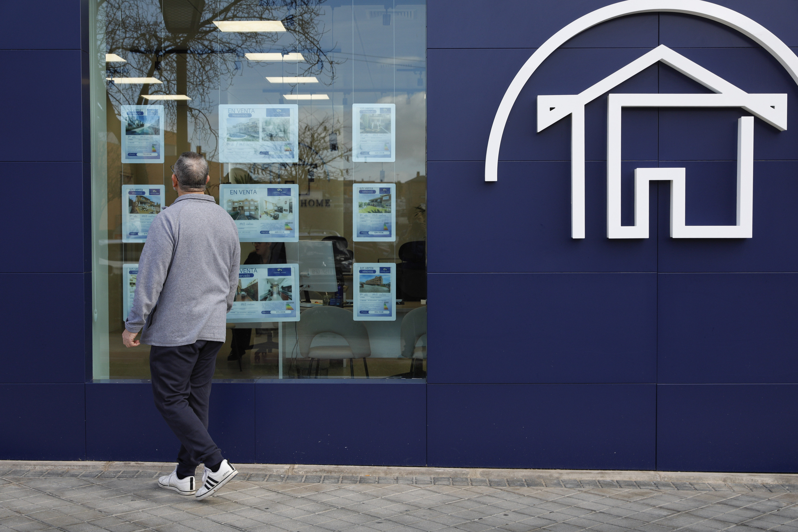 Euríbor hoy, jueves 19 de febrero: frena su caída tras días de récord