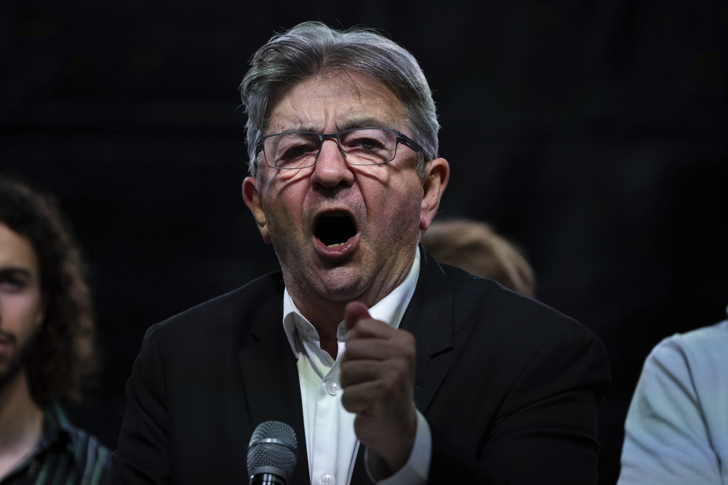 Mélenchon exige cárcel para un capellán militar tras arremeter contra la izquierda en un sermón: "Su lugar está en prisión"