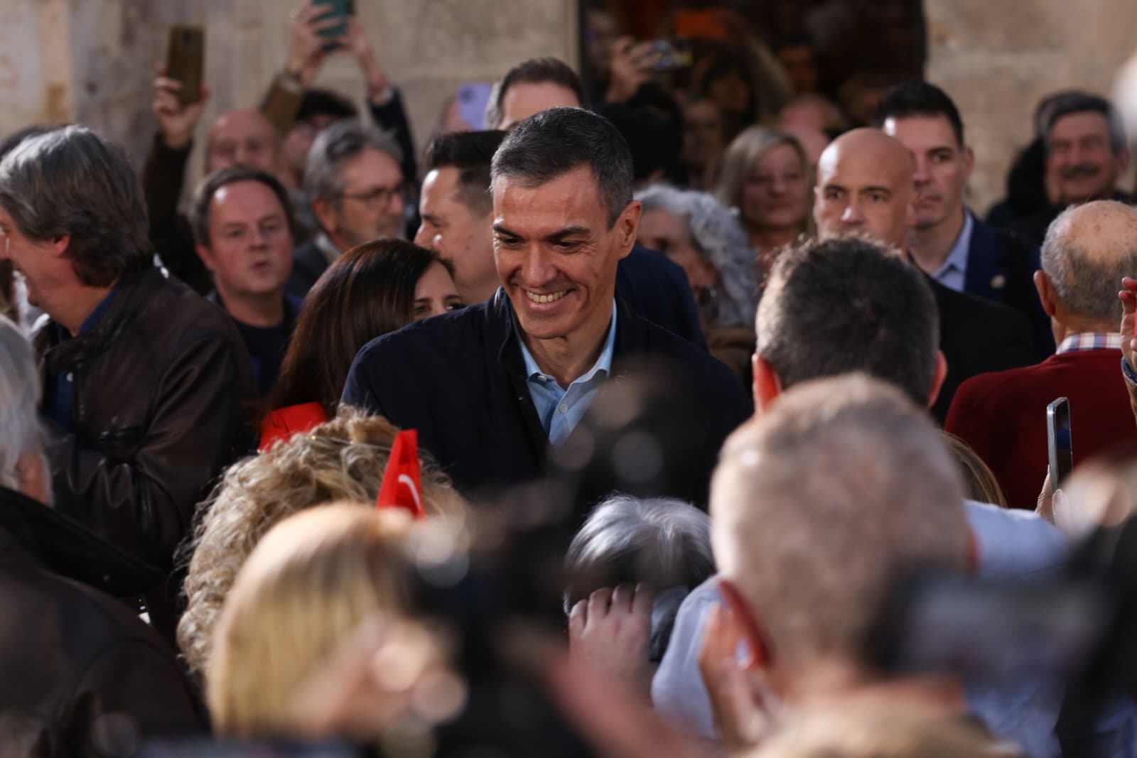 Sánchez vuelve a aventar el miedo a un Gobierno de PP y Vox en el inicio de la campaña en Castilla y León: "Luego dicen que todos somos iguales... ¡venga, hombre!"