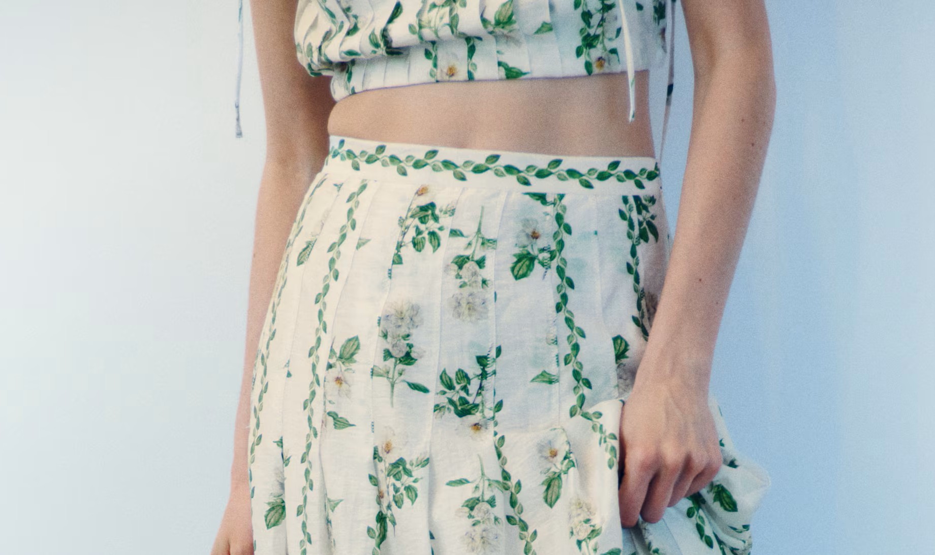 Las 8 mejores faldas de lino de H&M para esta primavera que mejor sientan: son ligeras y combinan con todo el armario