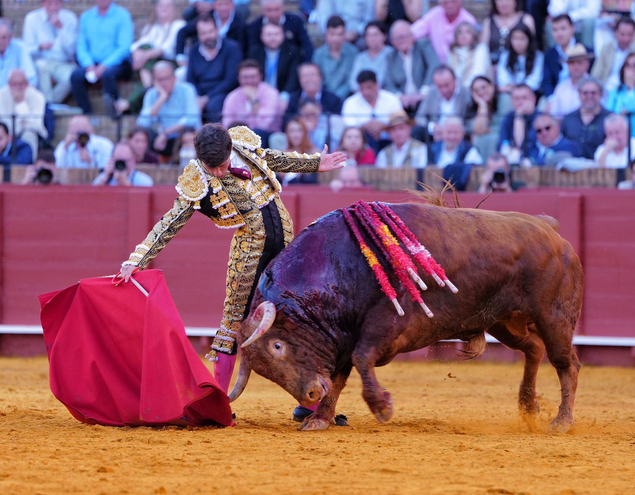 La ilusión de Aarón Palacio fragua en su presentación en Sevilla