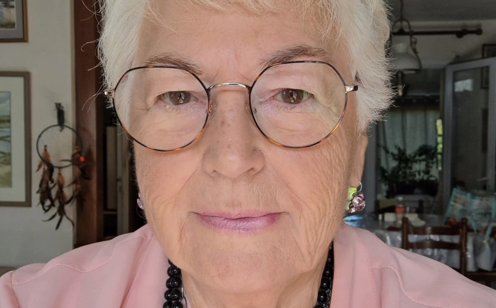 Esposada a los 86 años: el amargo final de la 'love story' de la viuda francesa de un estadounidense detenida por el ICE