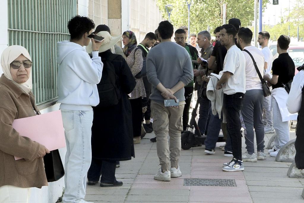 El Supremo rechaza la suspensión cautelarísima del decreto de regularización de inmigrantes
