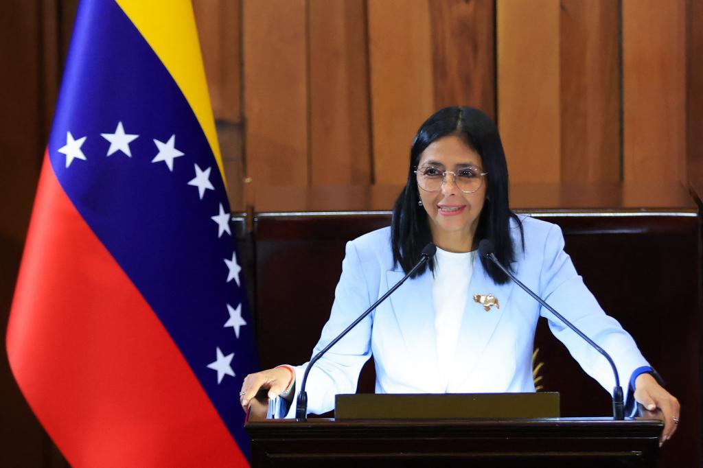 Delcy Rodríguez despide del Banco Central a la ex cuñada de Maduro y agradece a Trump la reconcialiación con el FMI