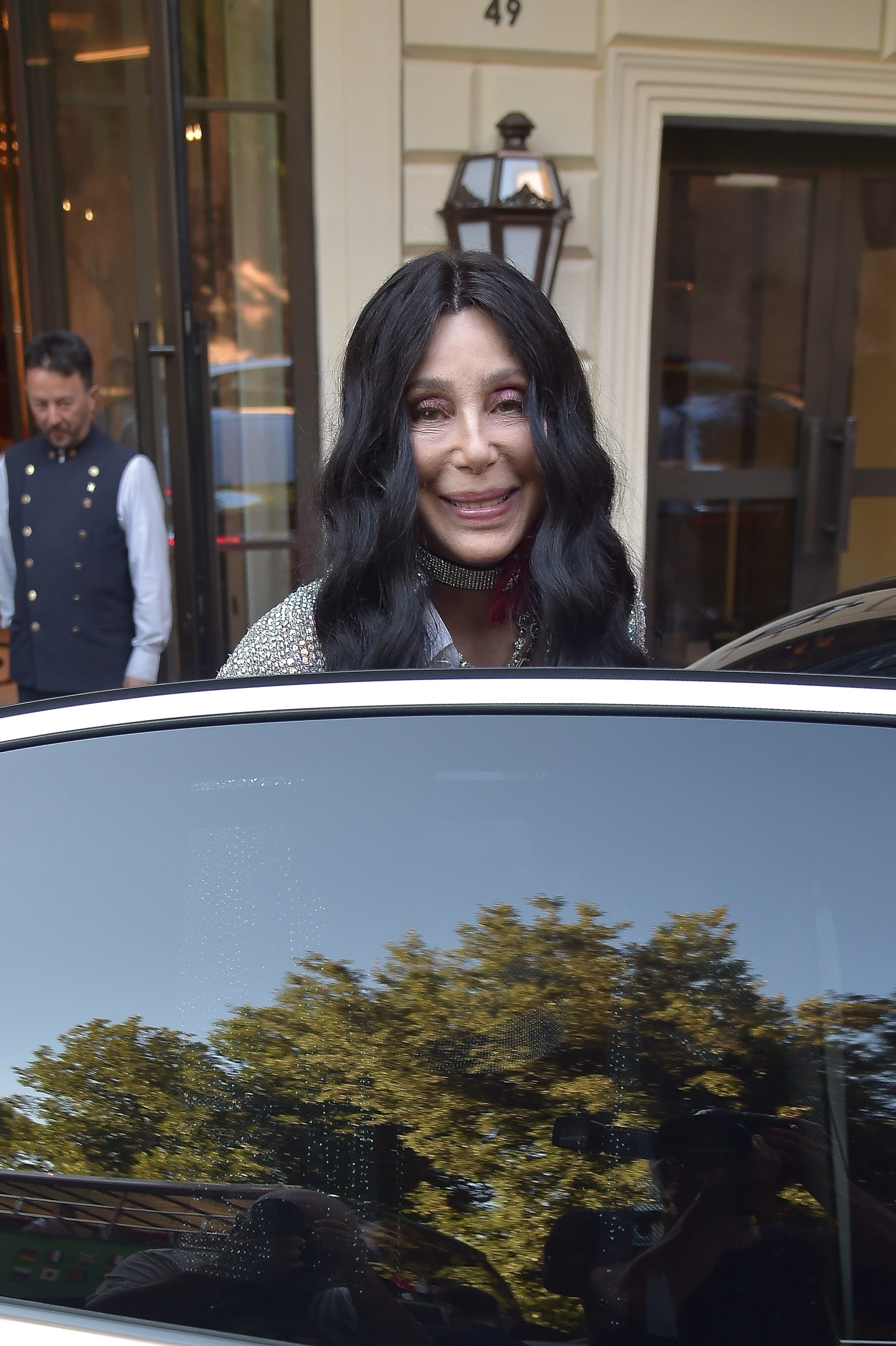 Cher descubre que es abuela de una adolescente de 15 años: "Venía cada dos años para saludar"
