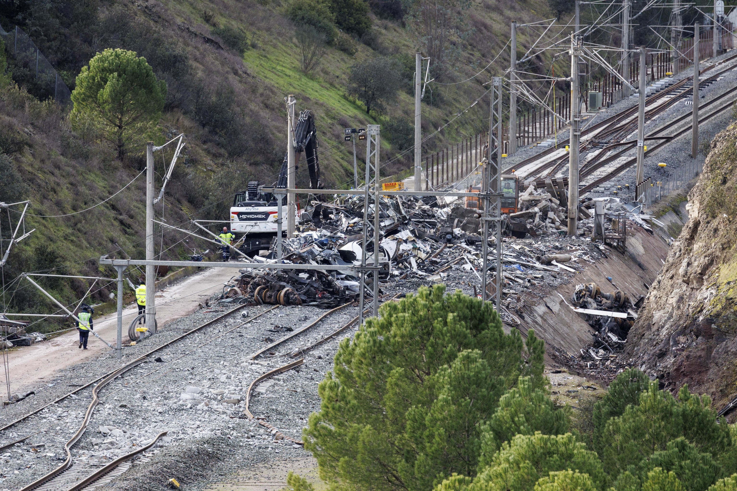 Trabajo echa balones fuera ante la denuncia de los maquinistas de trenes auscultadores que llevan dos años sin trabajar: "Es confidencial"