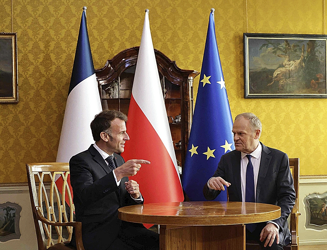 Macron y Tusk impulsan un eje franco-polaco para reforzar la Defensa europea: "Si nosotros mismos no garantizamos nuestra seguridad, nadie lo hará"
