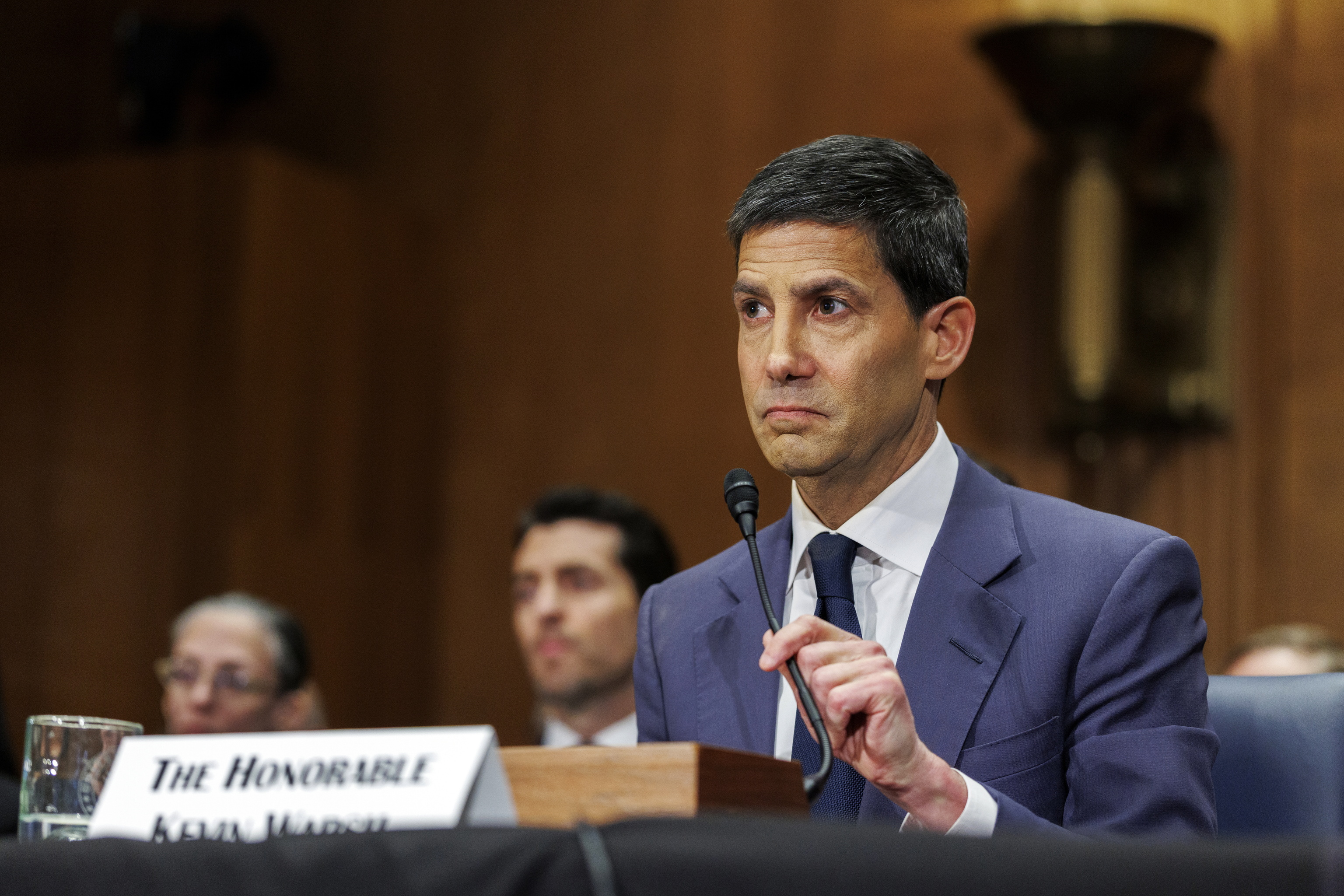 El Senado estadounidense cuestiona la "independencia y el coraje" del candidato de Trump a presidir la Reserva Federal