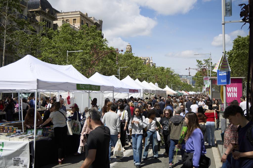 La Esfera de los Libros celebrará Sant Jordi junto a los lectores