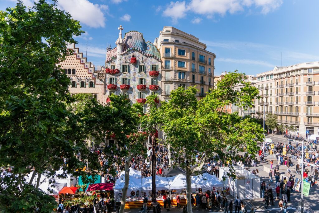 Sant Jordi 2026 en Barcelona: actividades, grandes manzanas para peatones y pregón