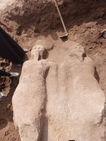 Una misión egipcia desentierra una estatua que podría pertenecer al faraón Ramsés II